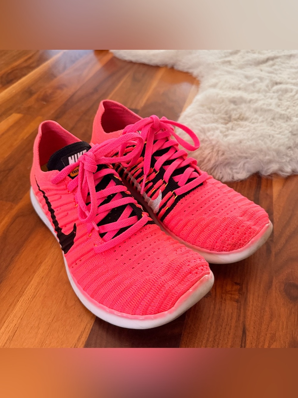 Nike Women’s Flyknit Free 4.0 Sneakers bright Hot Pink with Black Swoosh